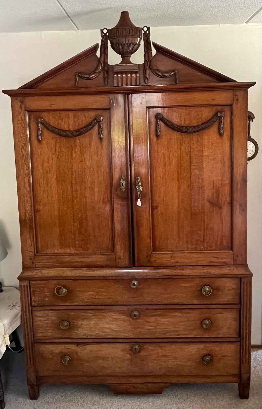 Antieke Eikenhouten kast (ca. 1750-1800) met kuif, Antiek en Kunst, Ophalen