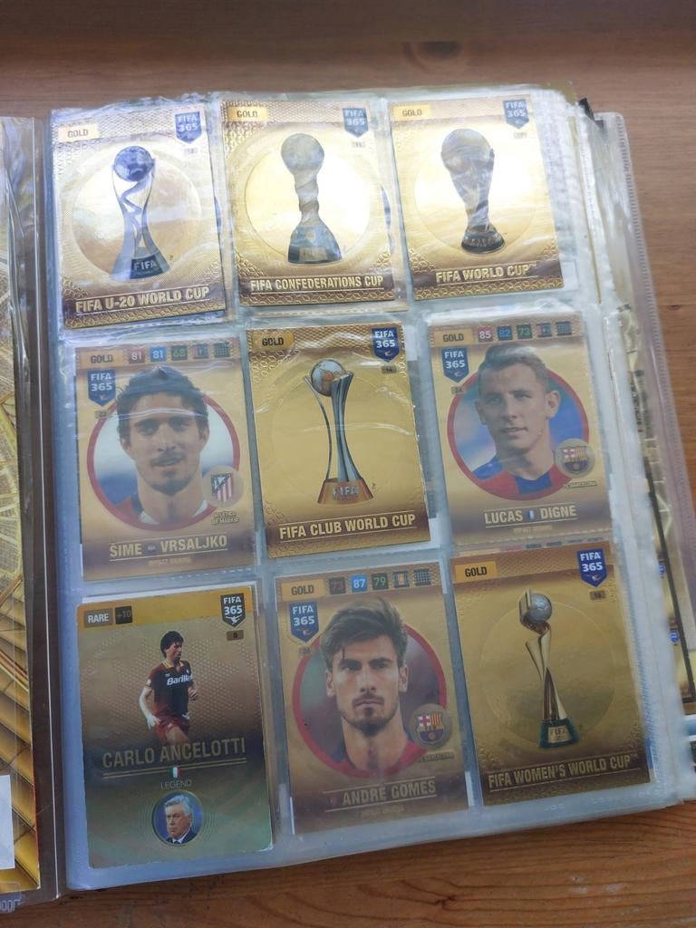 Fifa 365 panini adrenalyn 2017 map met kaarten voetbal, Ophalen of Verzenden, Buitenlandse clubs, Poster, Plaatje of Sticker