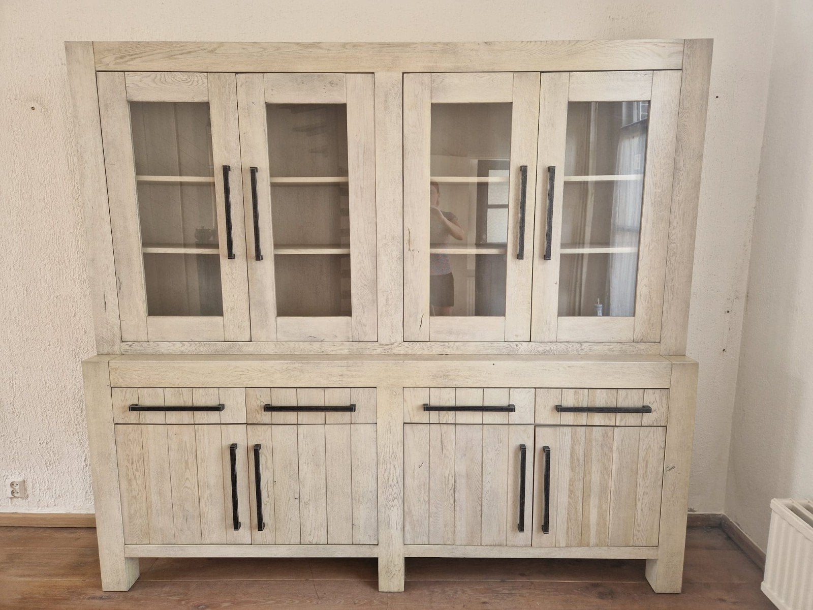 Grote houten buffetkast met glazen deuren en lades, Huis en Inrichting, Ophalen