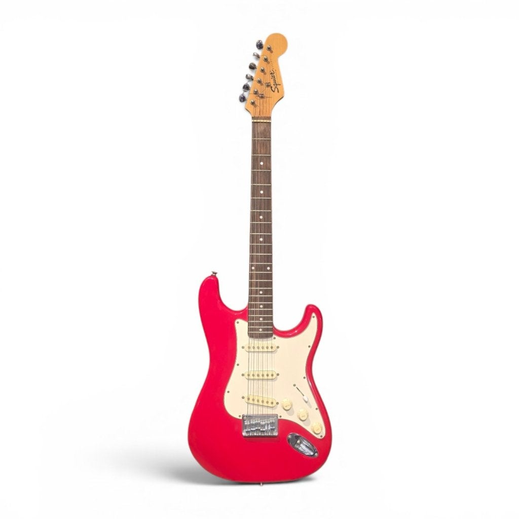 Fender Squier Bullet Stratocaster Indonesia Gitaar, Fender, Gebruikt, Support@fender.com, 17600 Catalina Street
Los Angeles, CA 90746
USA