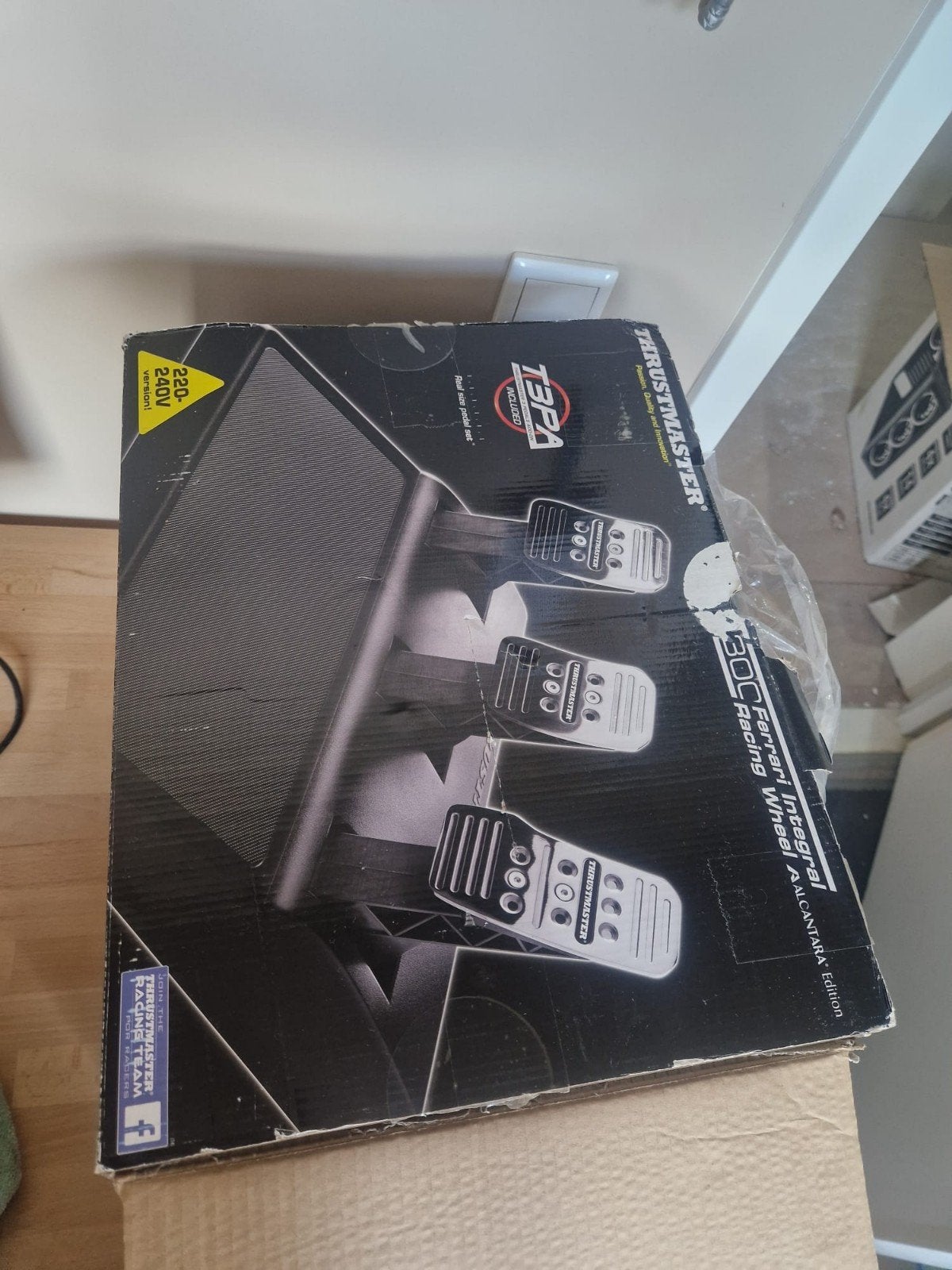 Thrustmaster T300 Ferrari Racestuur, Ophalen, Gebruikt, Thrustmaster
