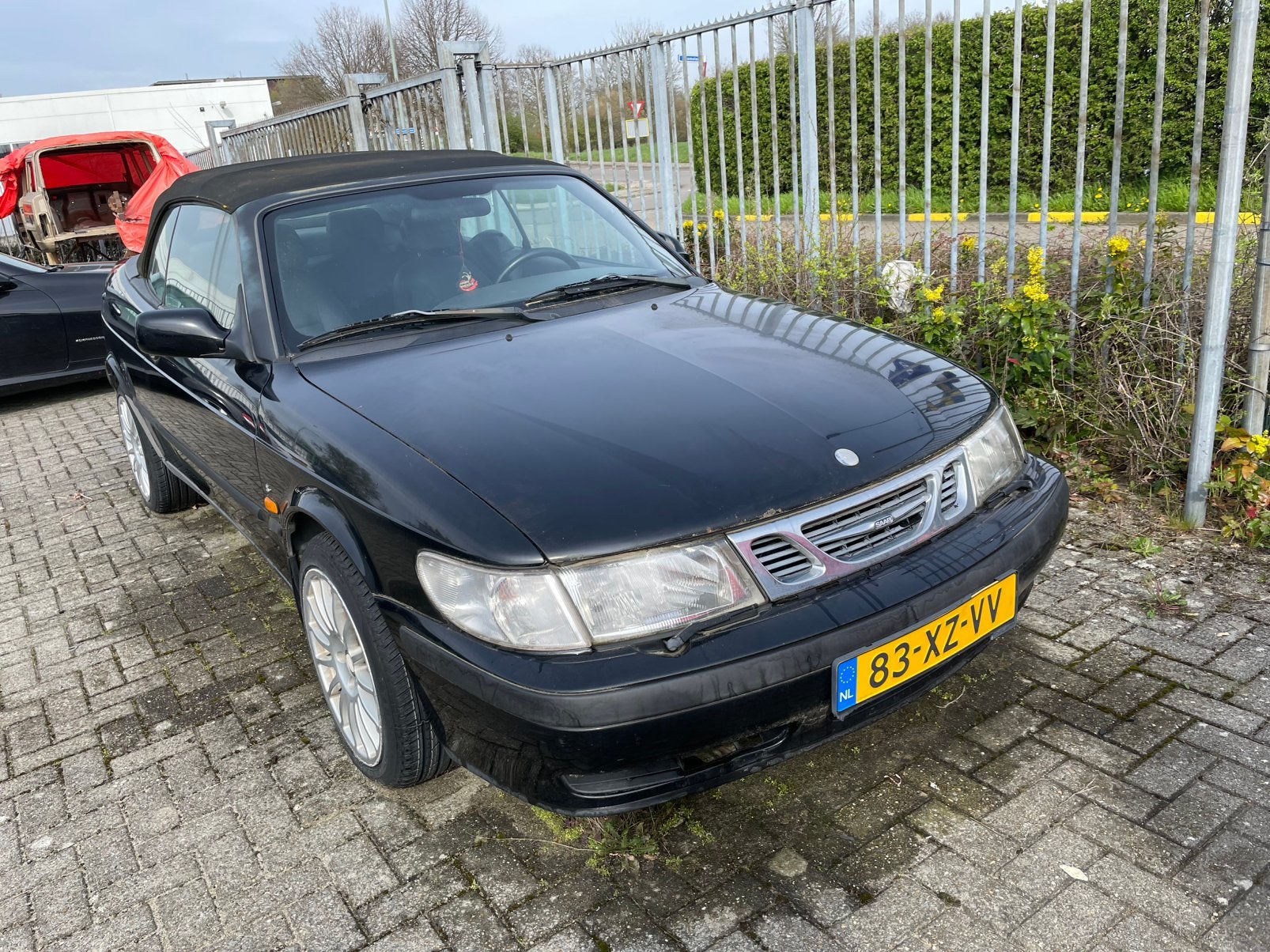 Saab 9-3 2.0 cabrio MOTOR DEFECT bouwjaar 2000 leuk project!, 1360 kg, 730 kg, Cabriolet, 4 stoelen