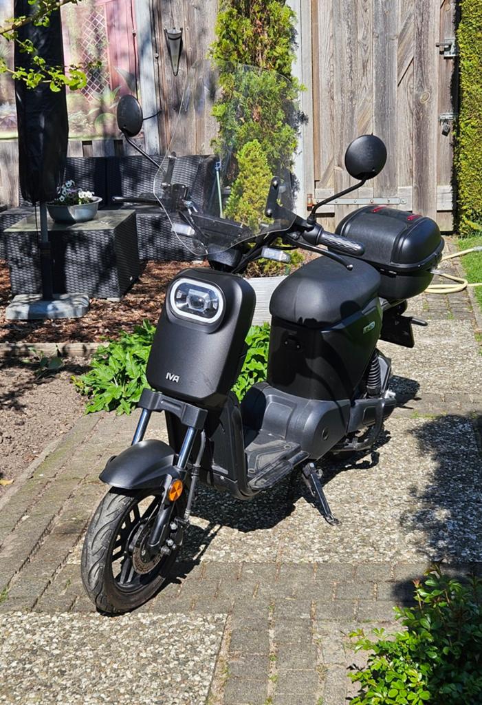 E scooter. Zwart, Elektrisch, Zo goed als nieuw, Ophalen, Overige merken