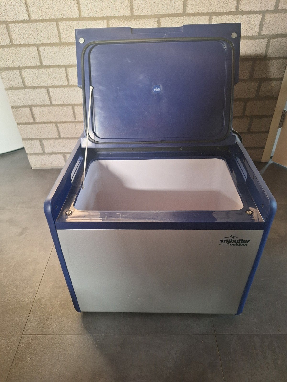 Vrijbuiter Outdoor compressor Koelbox KB-7245VB - Elektrisch, Caravans en Kamperen, Ophalen, Gebruikt, Koelbox, Elektrisch