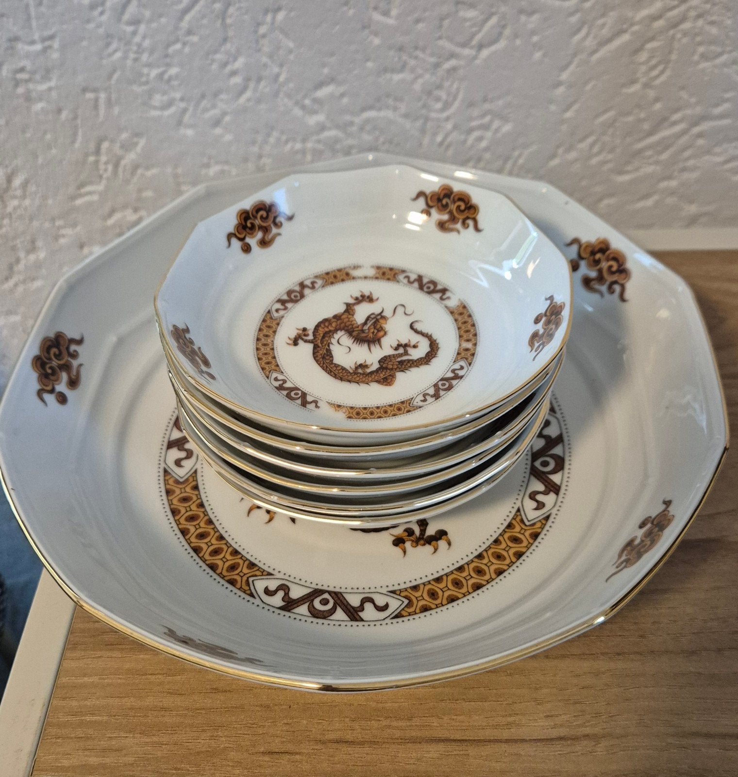 Schwarzenhammer schaal + 6 schaaltjes met draak decor, Gebruikt, Ophalen of Verzenden, Schaal of Schalen, Overige stijlen