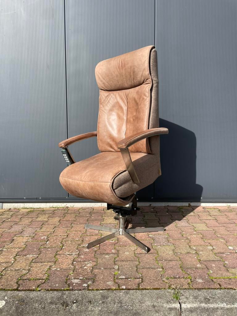 Luxe prominent stockholm sta op stoel / relax fauteuil L, Huis en Inrichting, Minder dan 75 cm, Ophalen of Verzenden, Zo goed als nieuw