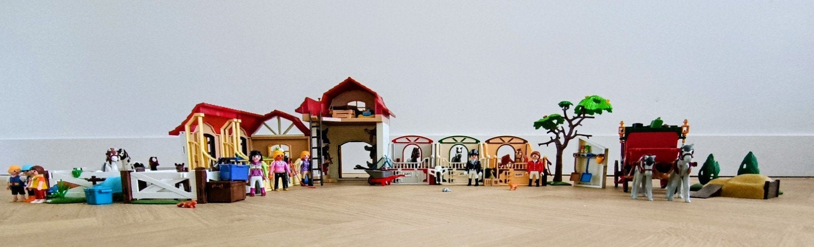 Playmobil Paardenstal met veel paarden, poppen en koets, Ophalen of Verzenden