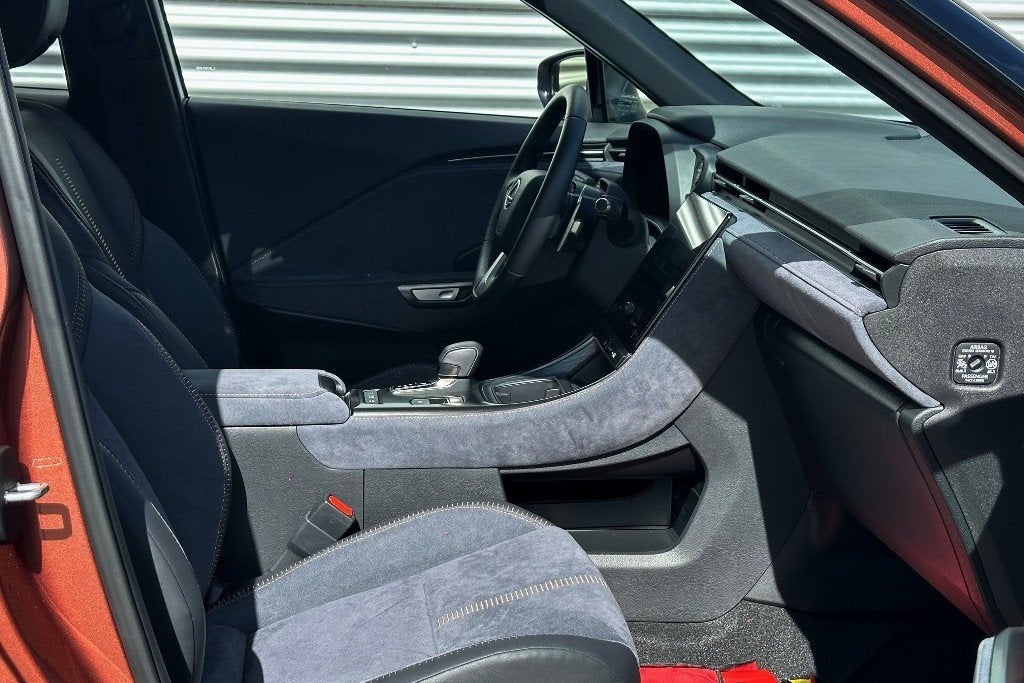 Lexus LBX Cool 2WD Two-Tone Leer-Alcantara (bj 2025), Auto's, Dealer onderhouden, Gebruikt, Zwart, Overige kleuren
