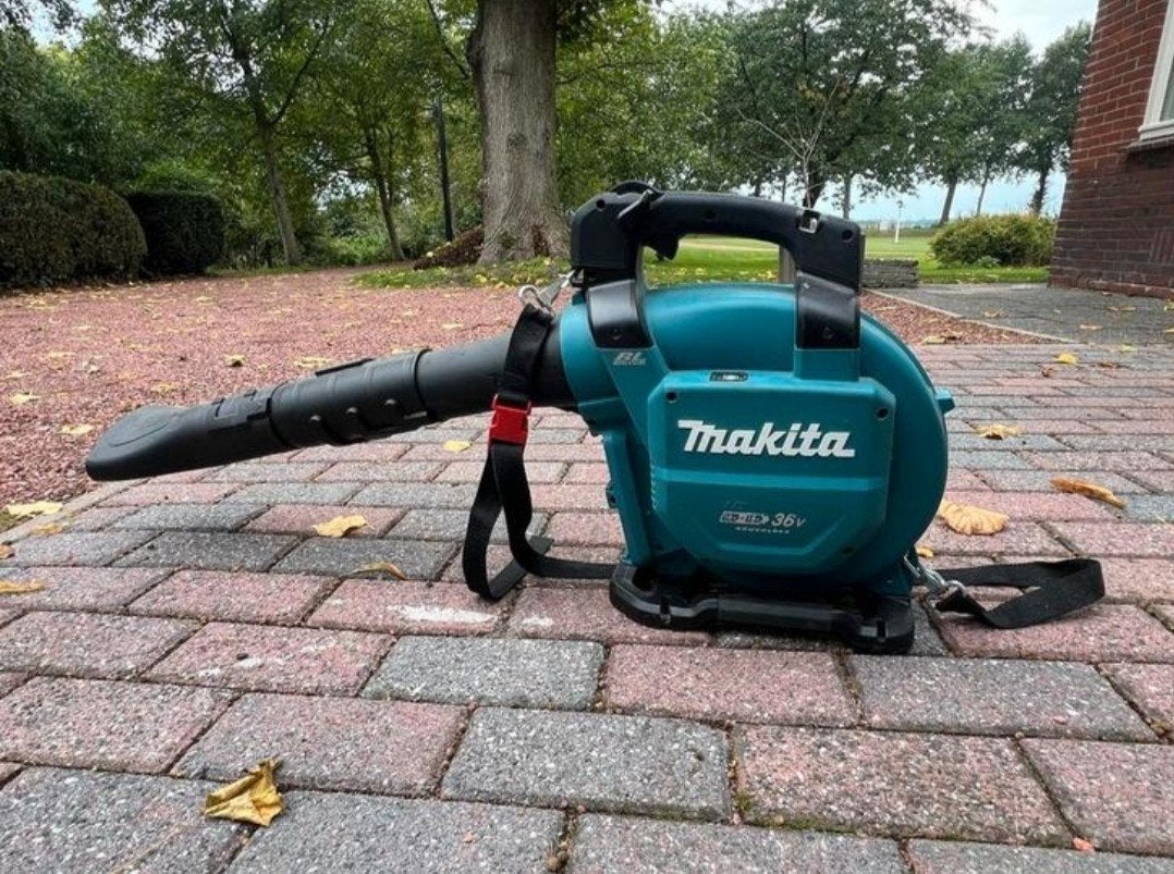 Makita DUB363 Bladblazer/Bladzuiger incl. 4x accu en lader., Tuin en Terras, Bladblazers, Gebruikt, Met zuigfunctie, Ophalen of Verzenden