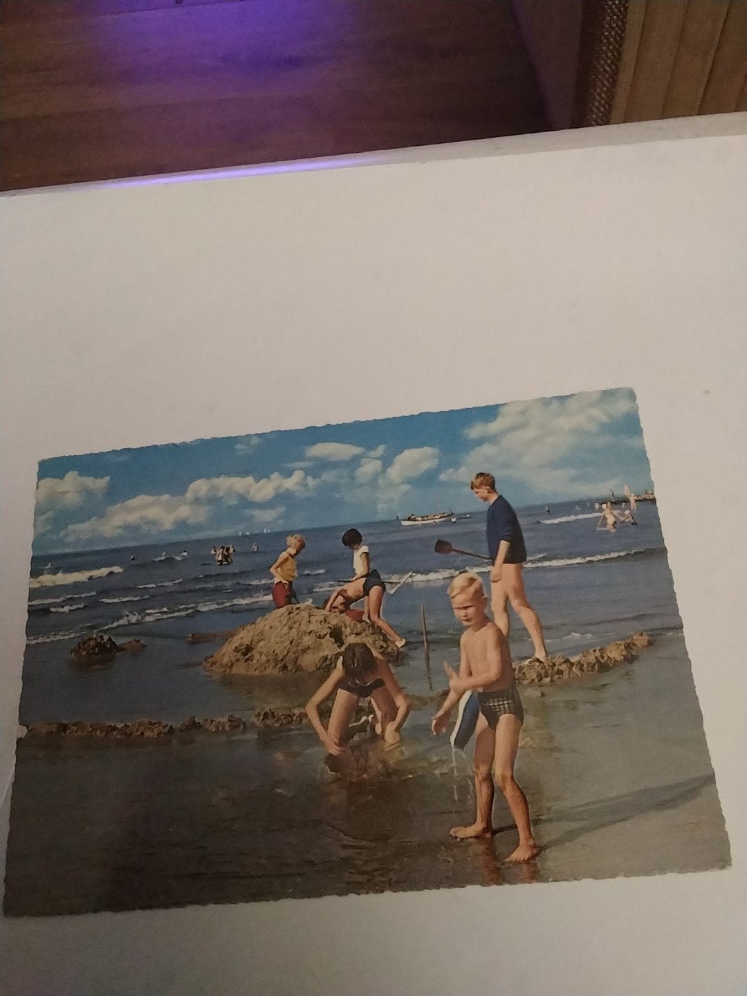 Oude ansichtkaart Bergen NH - Kinderen op strand, Verzamelen, Ansichtkaarten | Nederland, Ophalen of Verzenden, 1940 tot 1960