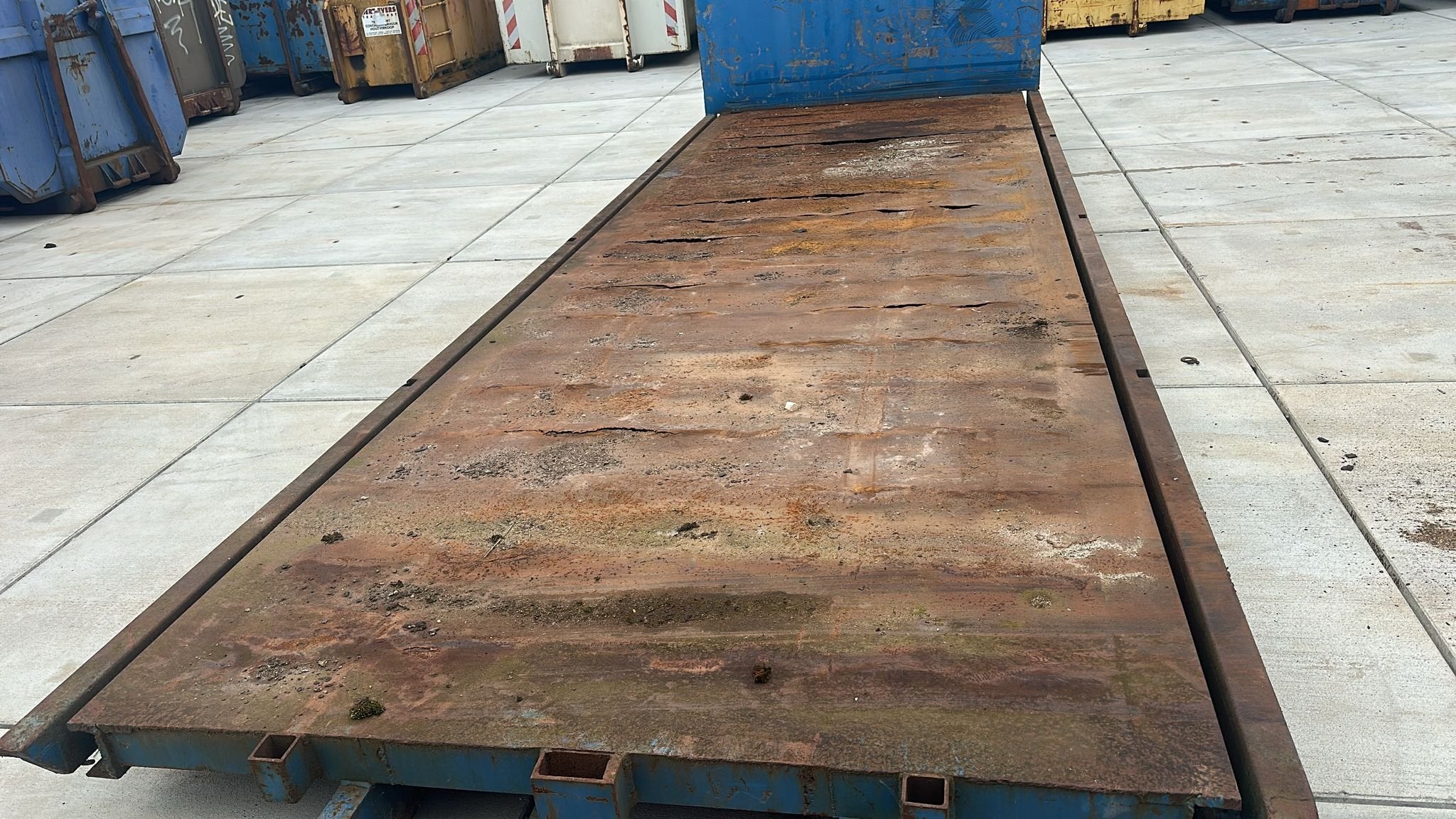 Gebruikt laadvloer kraan rail 7 meter lang, Zakelijke goederen