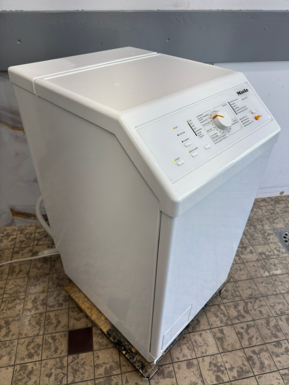 Foto 7 van Miele W197F Bovenlader Wasmachine  A+++ - Serie 120