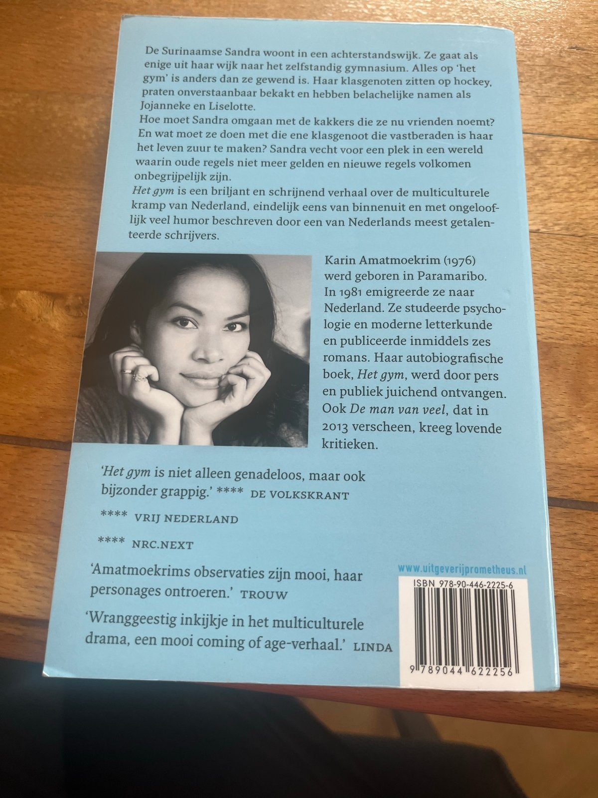 Het Gym - Roman van Karin Amatmoekrim, Boeken, Ophalen of Verzenden, Gelezen, Nederland