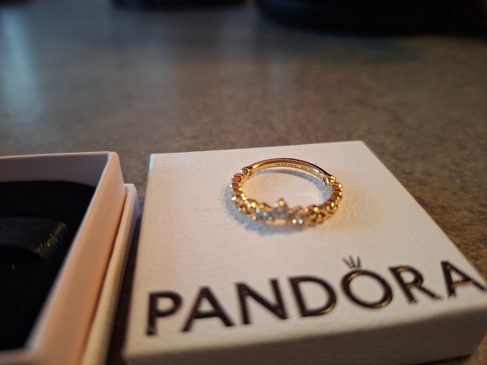 Pandora ring maat 52, zo goed als nieuw, Sieraden, Tassen en Uiterlijk, Ringen, Met kristal, Ophalen of Verzenden, Dame, Goud