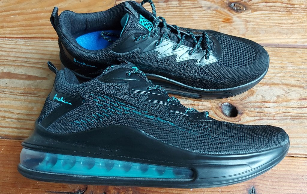 Sneakers Nieuw maatje 44 1x gedragen, Zwart, Nieuw, Ophalen of Verzenden, Sneakers of Gympen