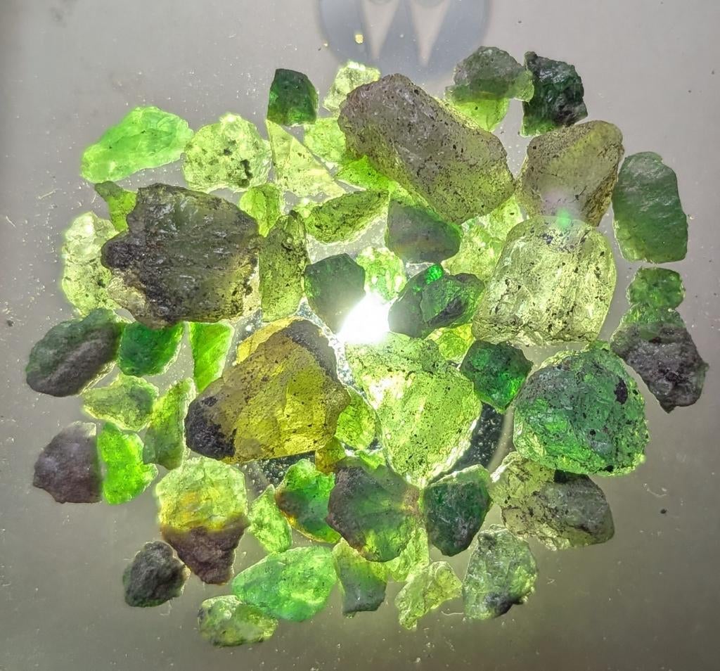Ruwe Tsavoriet Tanzania granaat groen, Verzenden, Mineraal