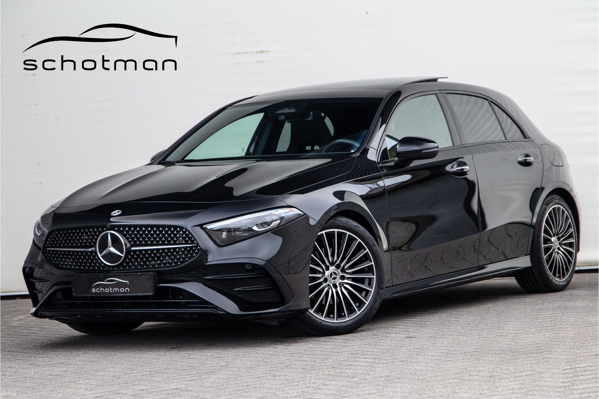 Mercedes-Benz A-Klasse 180 AMG Nightpakket, Pano, Widescreen, 136 pk, Gebruikt, 4 cilinders, Zwart