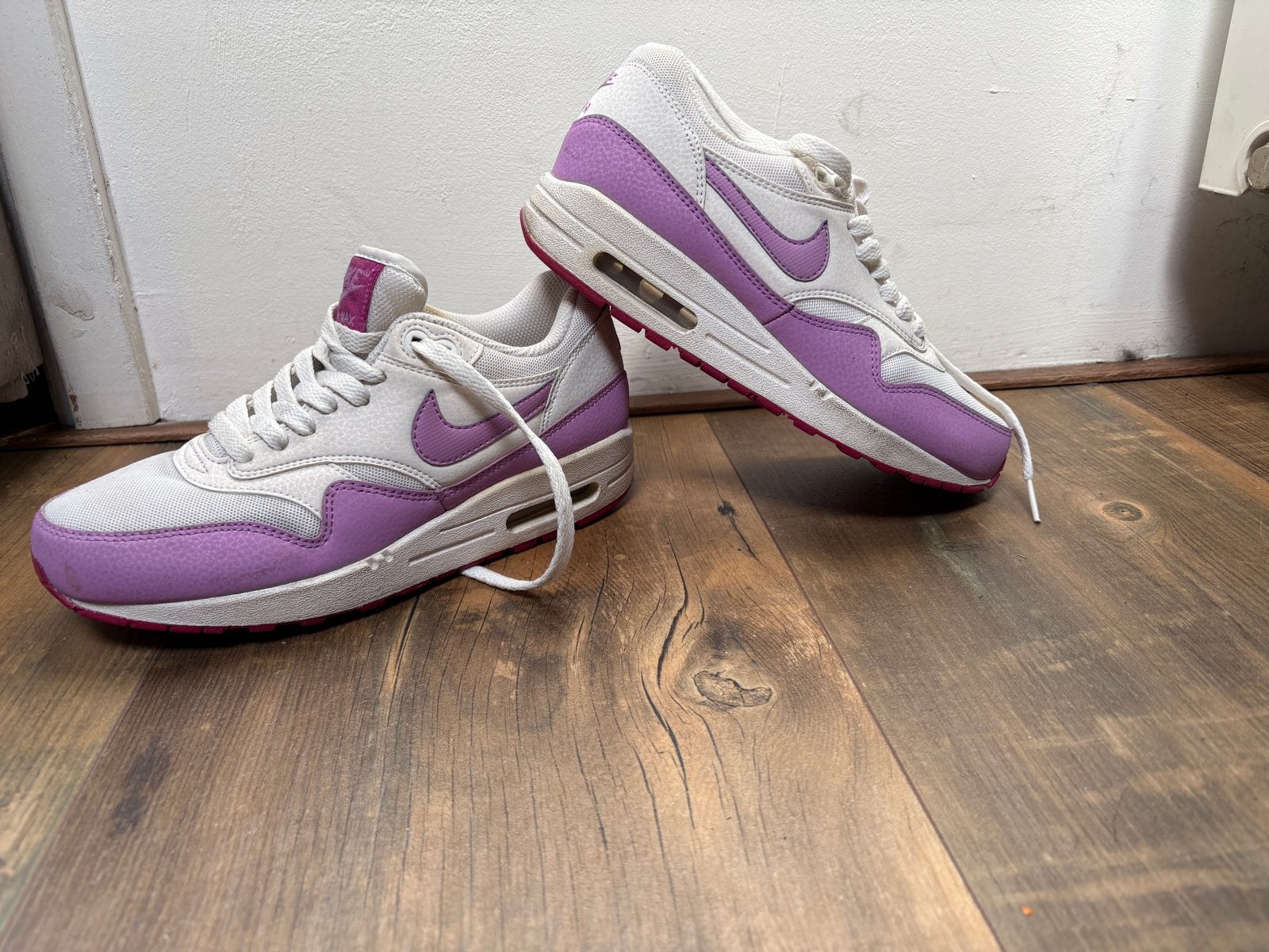 Nike Air Max 1 Fuchsia Glow - Maat 37,5, Ophalen of Verzenden, Gedragen, Roze, Sneakers of Gympen