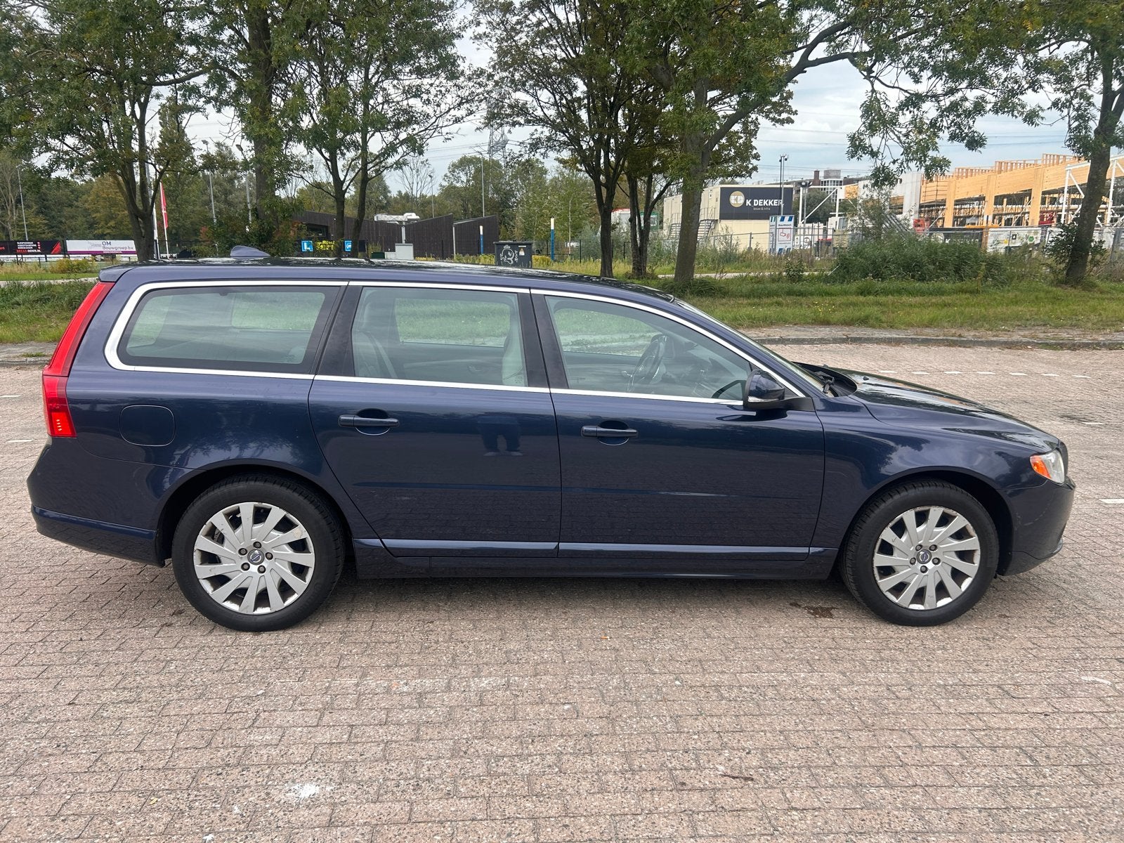 Volvo V70 T4  Aut  Blauw motor 108.000km gelopen, Auto's, 1596 cc, 4 cilinders, Stationwagon, Particulier