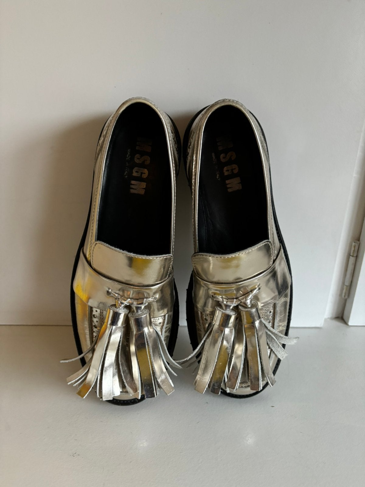 MSGM leren zilverkleurige loafers maat 39, Kleding | Dames, Overige kleuren, Instappers, Ophalen of Verzenden, Zo goed als nieuw
