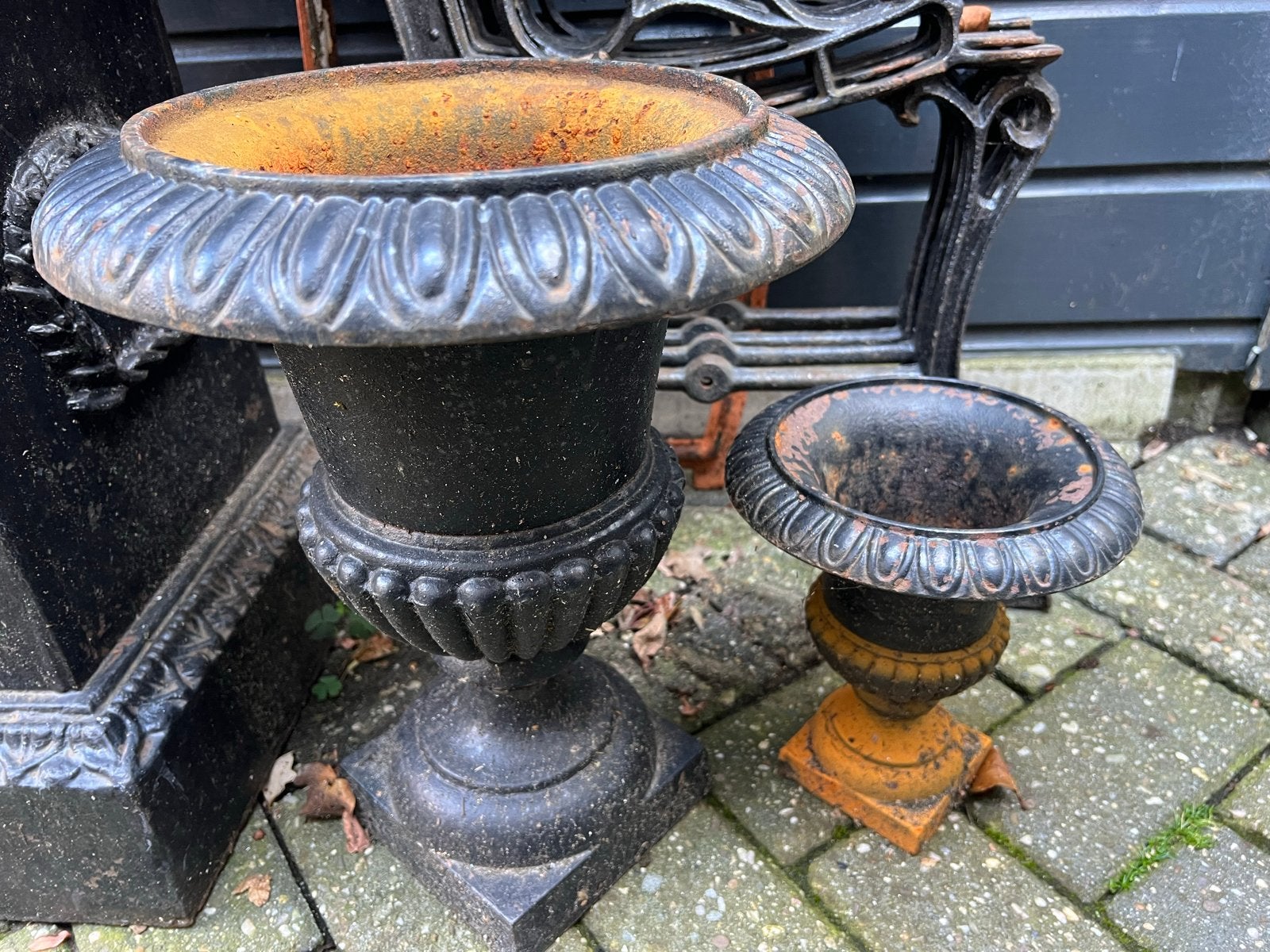 Set van 2 gietijzeren plantenbakken/urnen, Ophalen of Verzenden