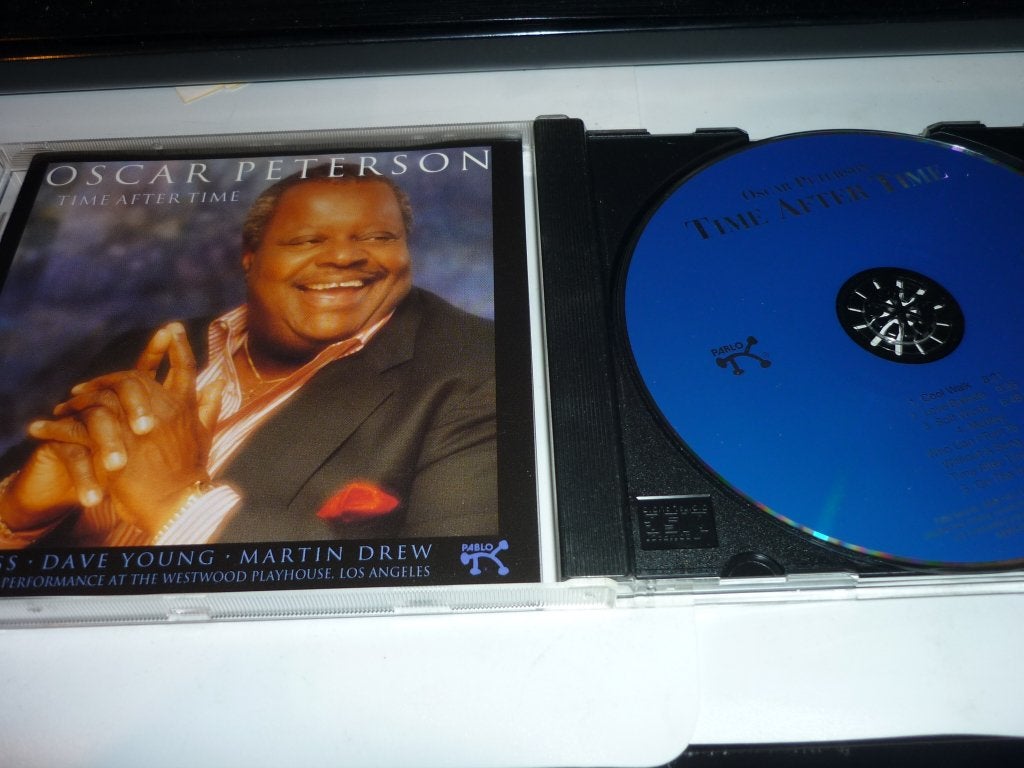 Oscar Peterson - Time After Time (CD), Verzenden, Zo goed als nieuw, Inclusief boekje, Jazz