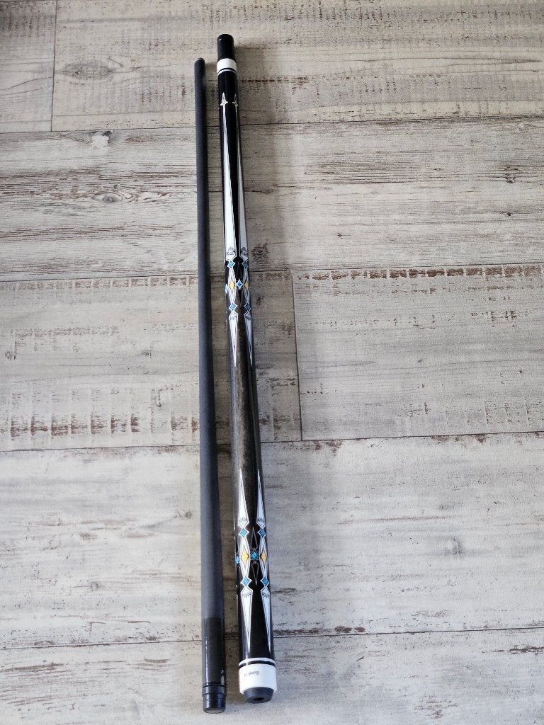 Biljartkeu met schitterende carbon top bieden vanaf €129, Sport en Fitness, Biljarten en Poolen, Ophalen of Verzenden, Keu of Ballen