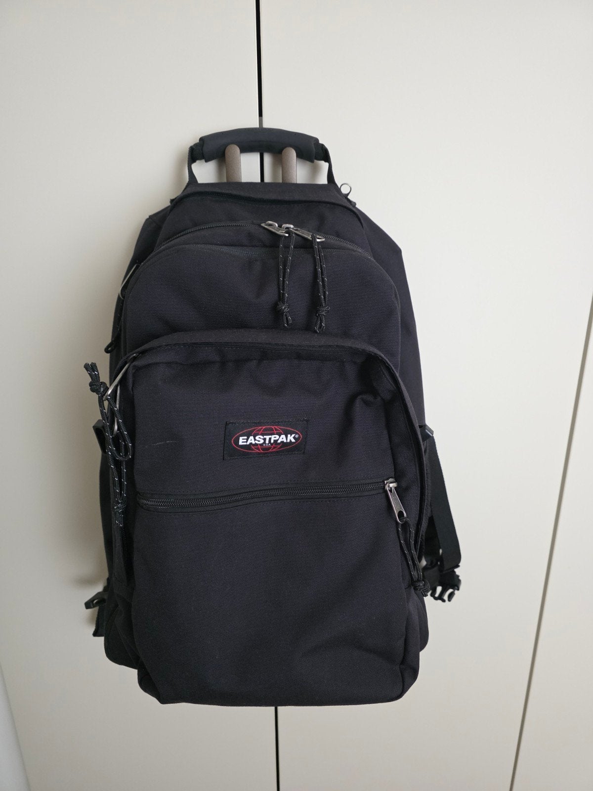 Eastpak TUTOR Rugzak, 39 Liter, 15 inch laptopvak - Zwart, Ophalen, Zo goed als nieuw, Zwart, Rugtas
