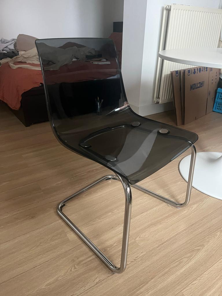 IKEA TOBIAS stoel rookkleurig/grijs met chromen frame, Ophalen, Kunststof, Gebruikt, Eén