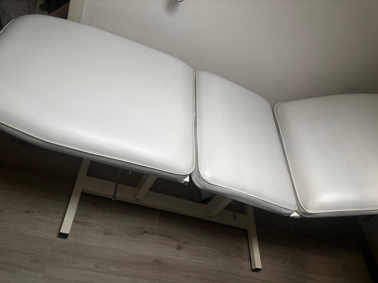Behandel/massage tafel in hoogte verstelbaar, Ophalen, Zo goed als nieuw, Massagetafel