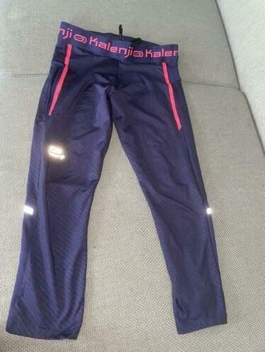 Kalenji 146 152 paars paarse broek sportbroek atletiek capri, Verzenden, Gebruikt, Meisje, Sport- of Zwemkleding
