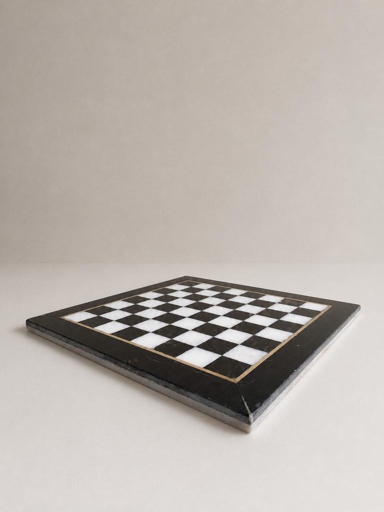 Marmeren schaakbord - Zwart en wit met gouden rand, Hobby en Vrije tijd, Gezelschapsspellen | Bordspellen, Een of twee spelers