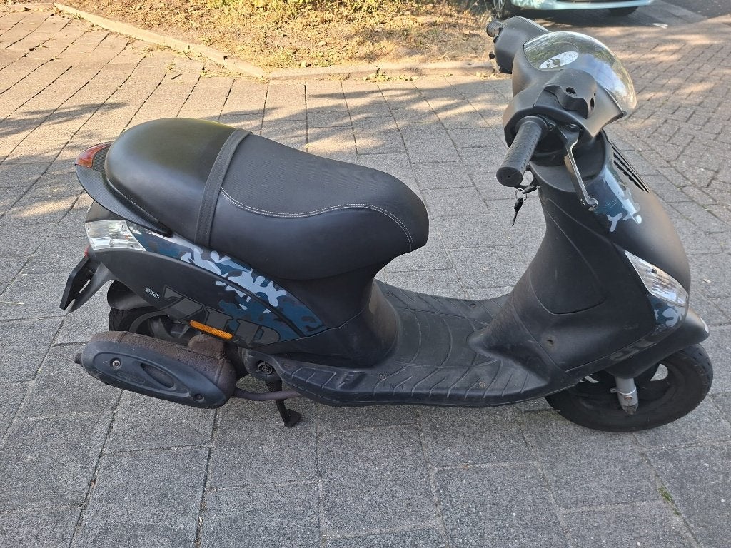 Piaggio Zip 4t bouwjaar 2017 met wok status, Fietsen en Brommers, Scooters | Piaggio, Ophalen, Gebruikt, Zip, Benzine
