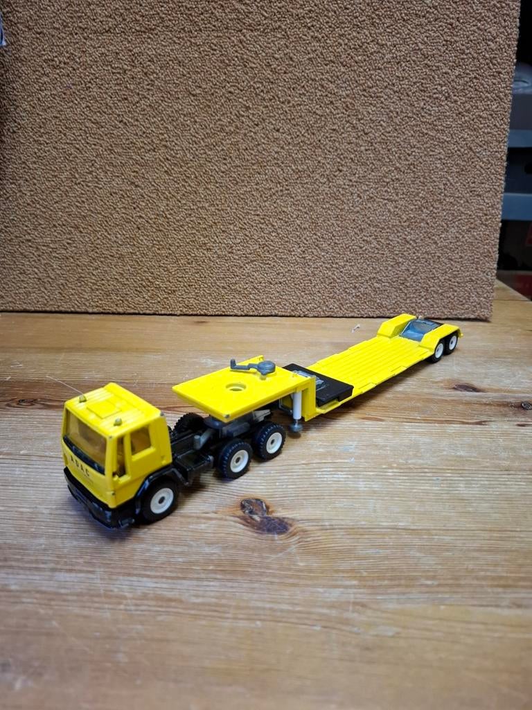 Siku Ford met dieplader, Hobby en Vrije tijd, Modelauto's | 1:50, Ophalen of Verzenden, Gebruikt, Bus of Vrachtwagen, SIKU