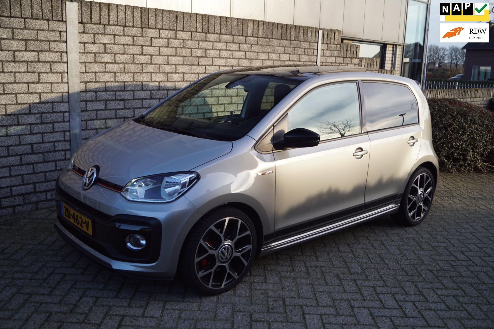 Volkswagen Up! 1.0 TSI GTI 5 Deurs 116PK Panodak Clima Stoev, Auto's, Volkswagen, 970 kg, Stof, Traction-control, 4 stoelen
