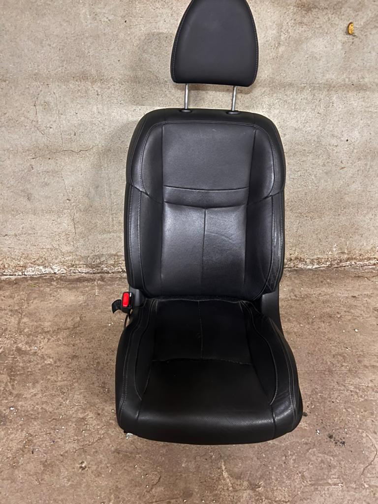 Nissan Qashqai bestuurdersstoel leer met stoelverwarming, Ophalen of Verzenden, Nissan