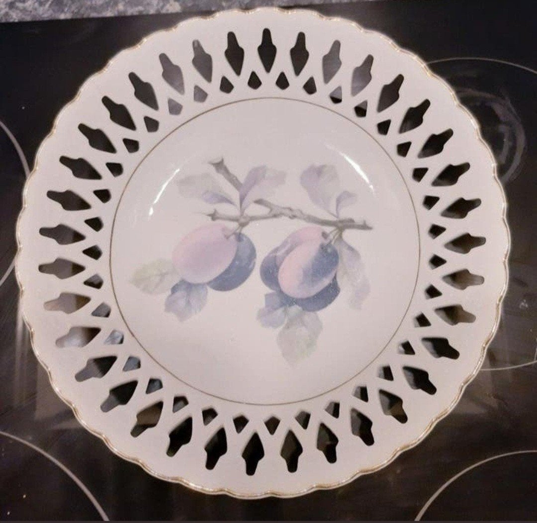Witte ajour schaal broodschaal fruit koekjes paarse pruimen, Ophalen of Verzenden, Zo goed als nieuw, Overige stijlen, Schaal of Schalen