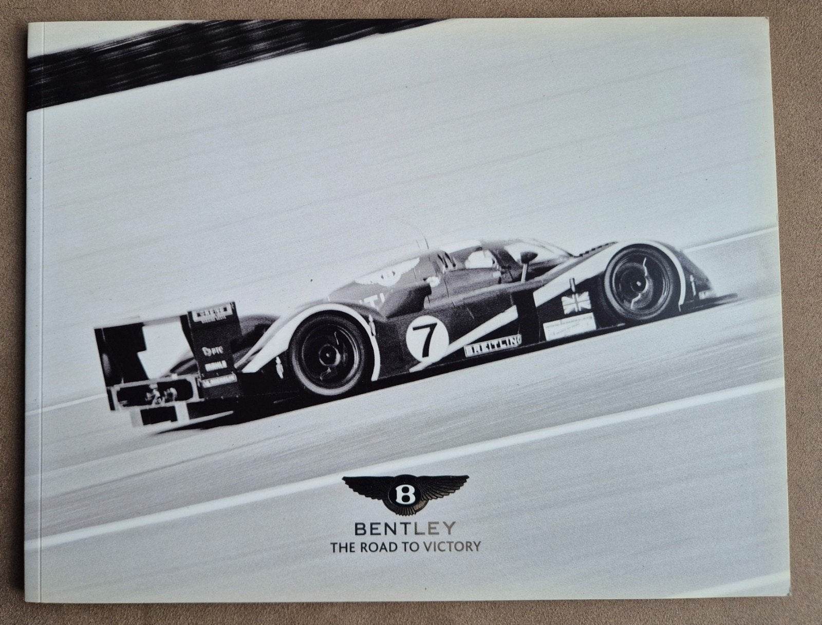 Bentley / The Road to Victory / 2003 / Fotoboekwerkje LeMans, Ophalen of Verzenden, Zo goed als nieuw, Overige merken