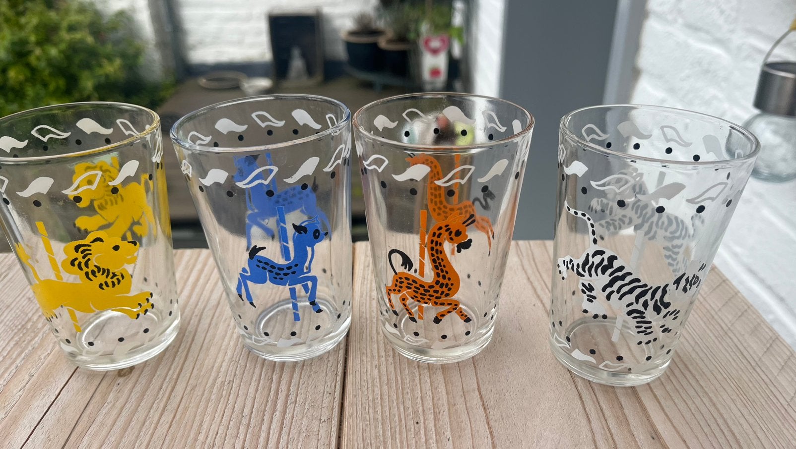 vintage glaasjes carousel, Verzamelen, Glas en Borrelglaasjes, Ophalen of Verzenden, Zo goed als nieuw, Overige typen