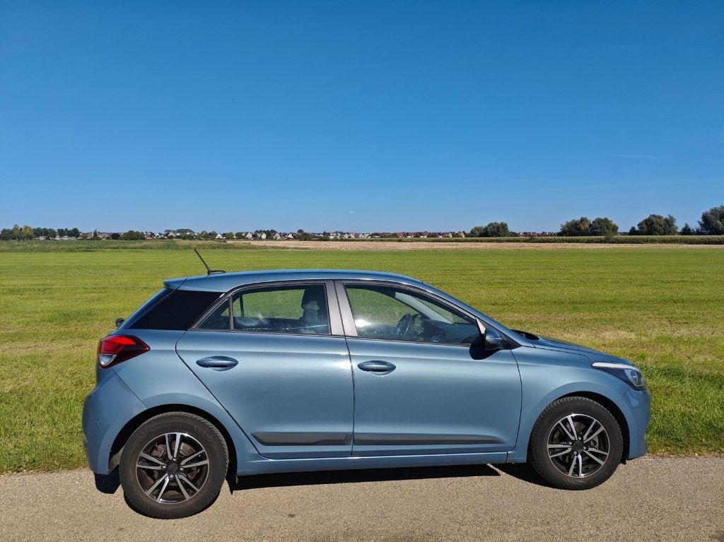 Hyundai i20 1.0 T-gdi  2018 Trekhaak Airco Navigatie Camera, Auto's, Voorwielaandrijving, 40 €/maand, Euro 6, Blauw