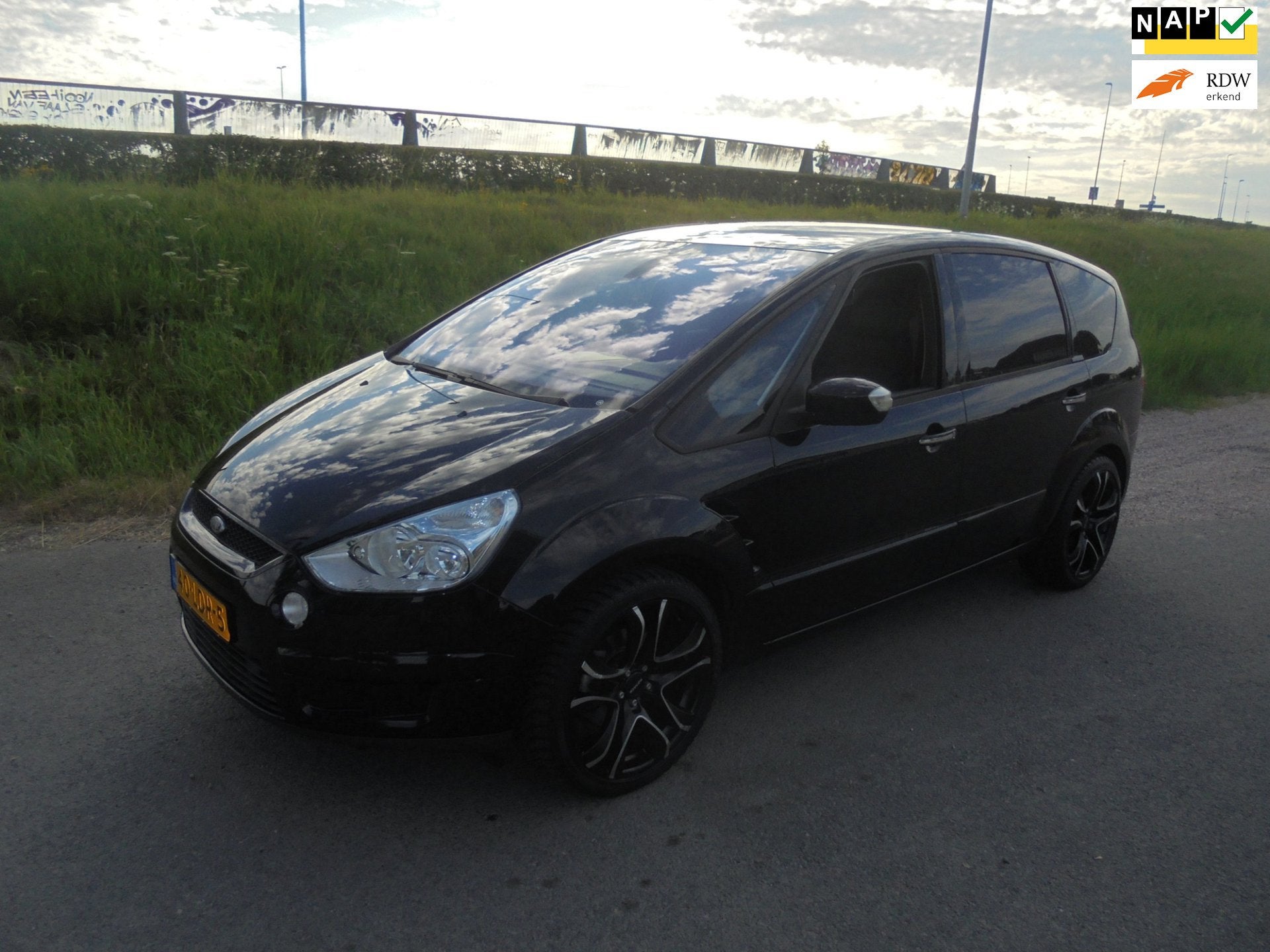 Ford S-Max Ford S-max 2.0 benzine 7 persoons airco lmv trekh, Voorwielaandrijving, Euro 5, Gebruikt, Zwart
