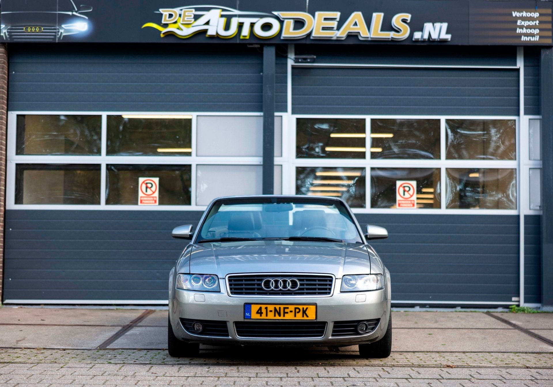 Audi A4 Cabriolet 2.4 V6 Pro Line AIRCO|LEER|NAVI|PDC|CLIMA|, Auto's, Gebruikt, Zwart, Cabriolet, 4 stoelen