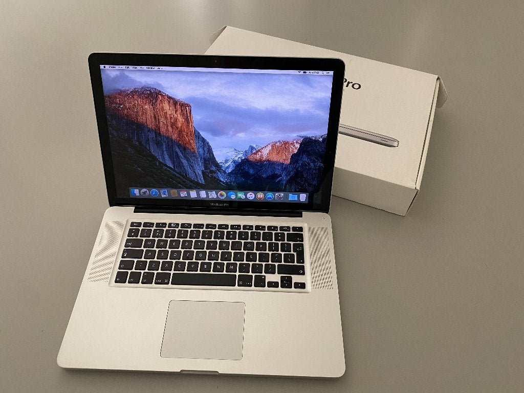 Apple MacBook Pro 15, 250GB SSD, 4GB, doos&oplader, MacBook Pro, Gebruikt, 256 GB, 2 tot 3 Ghz
