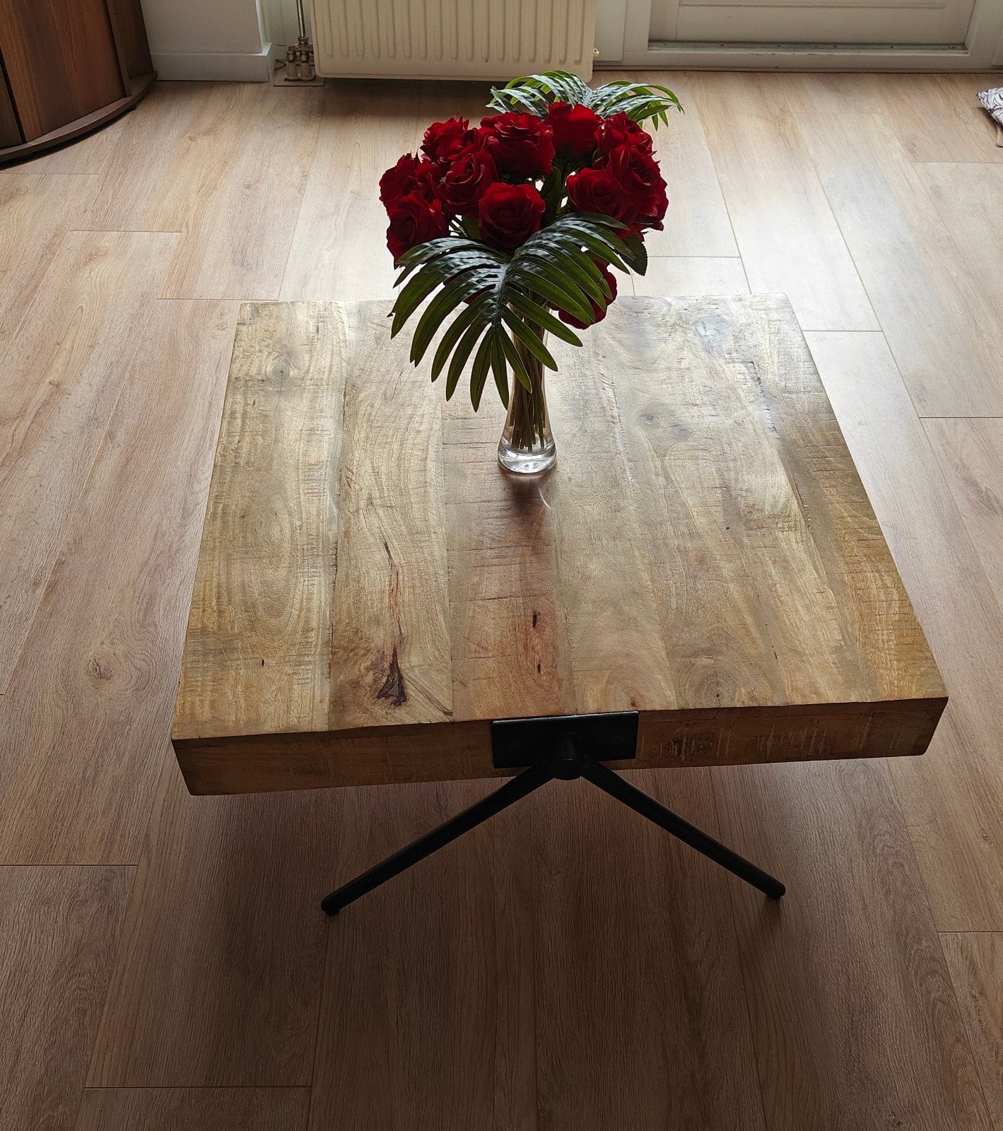 Houten salontafel met metalen onderstel, 50 tot 100 cm, Vierkant, 50 tot 100 cm, Minder dan 50 cm