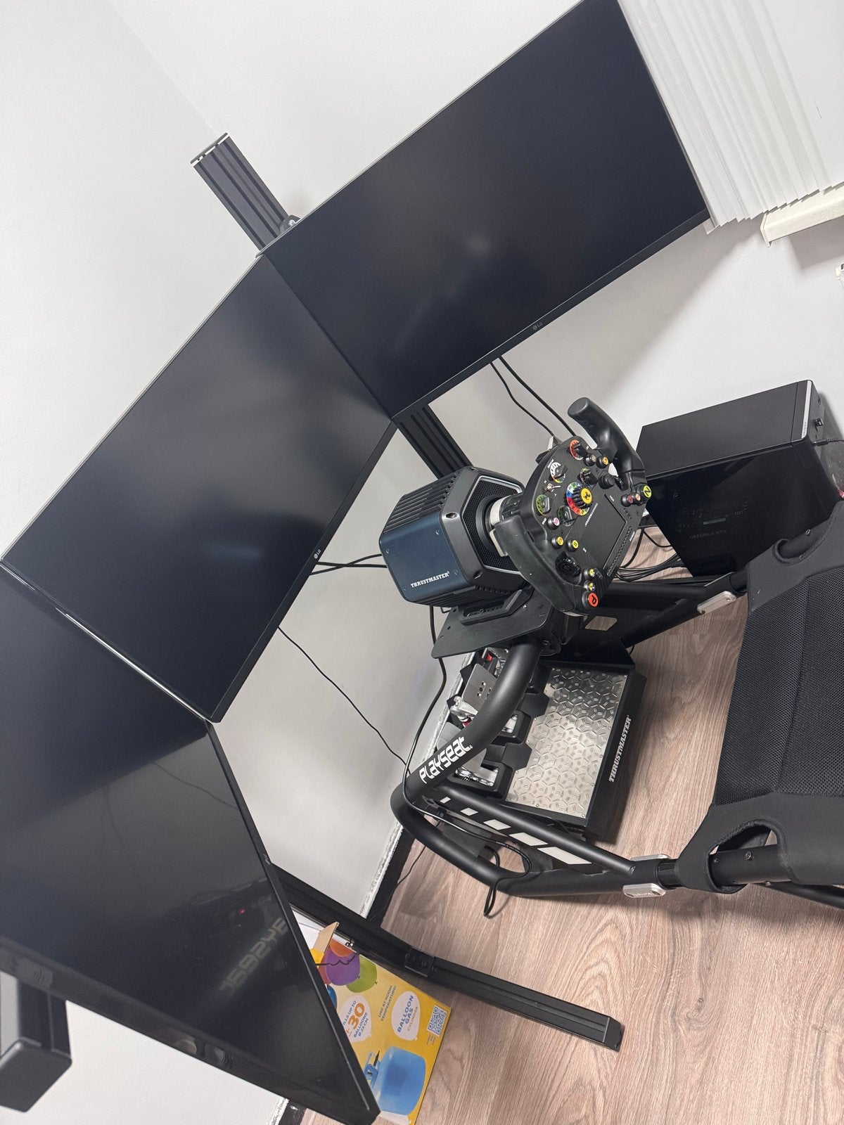 Thrustmaster Sim Racing Setup met Playseat en 3  Monitoren, Ophalen, Overige merken, Zo goed als nieuw
