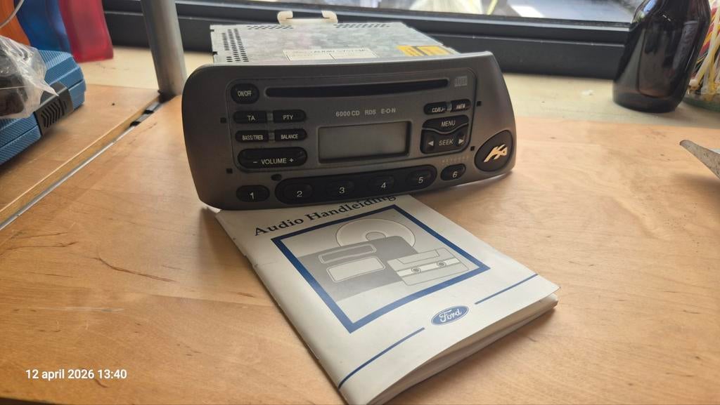 Ford Ka 6000 CD Radio met handleiding, Auto diversen, Ophalen of Verzenden, Gebruikt