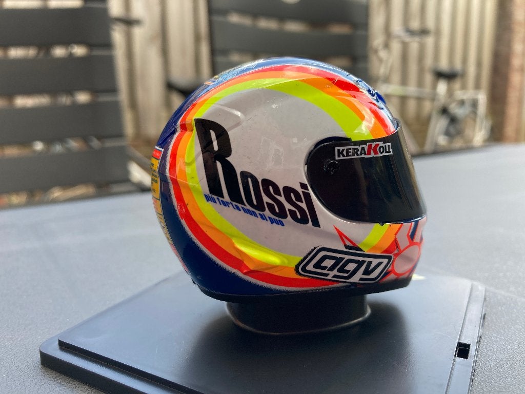 ✅ Valentino Rossi 1:5 helm Winter test 2004 Yamaha YZR-M1, Verzamelen, Automerken, Motoren en Formule 1, Ophalen of Verzenden