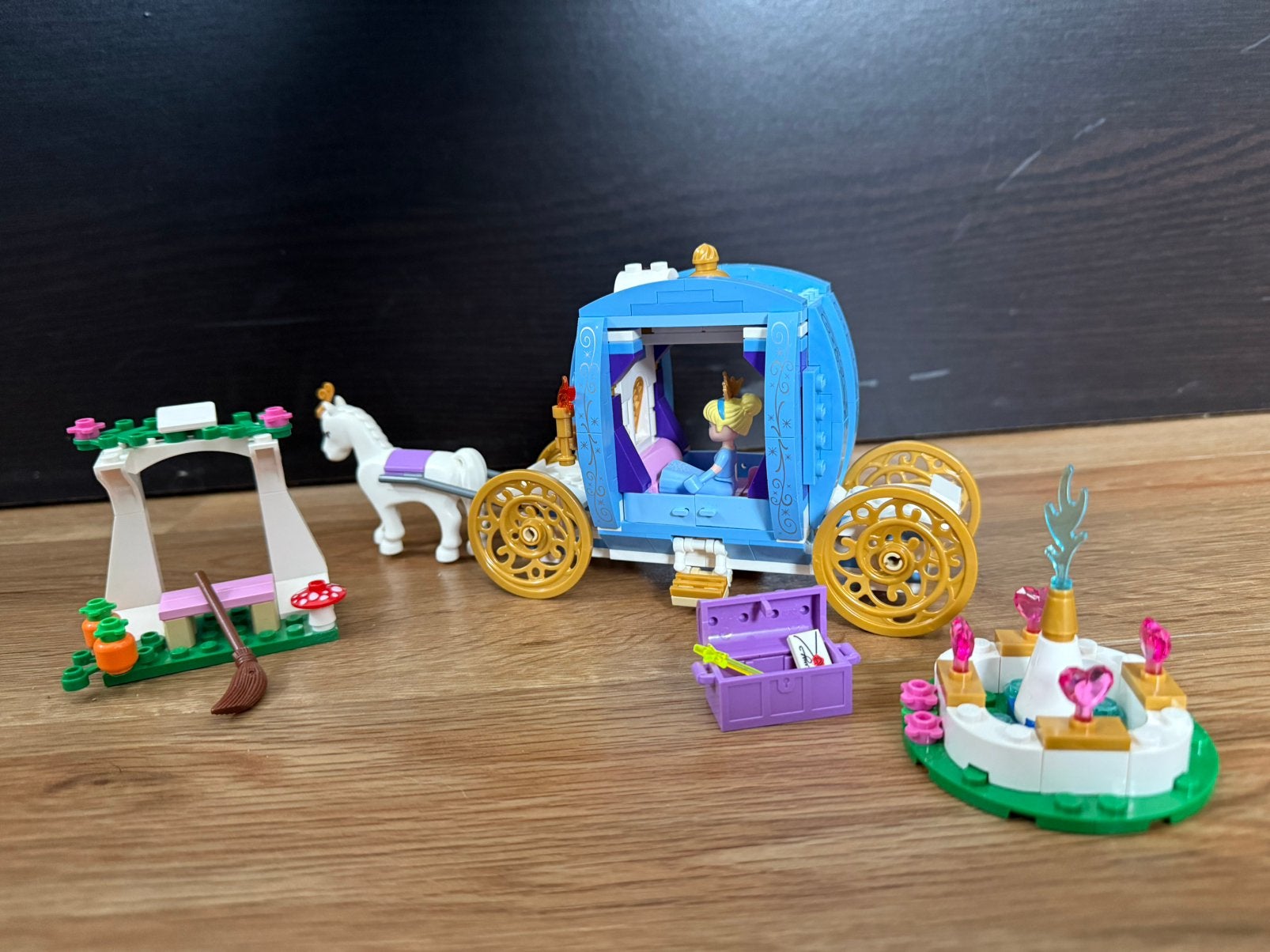 Lego Disney Princess Assepoesters betoverde koets 41053, Ophalen of Verzenden, Zo goed als nieuw