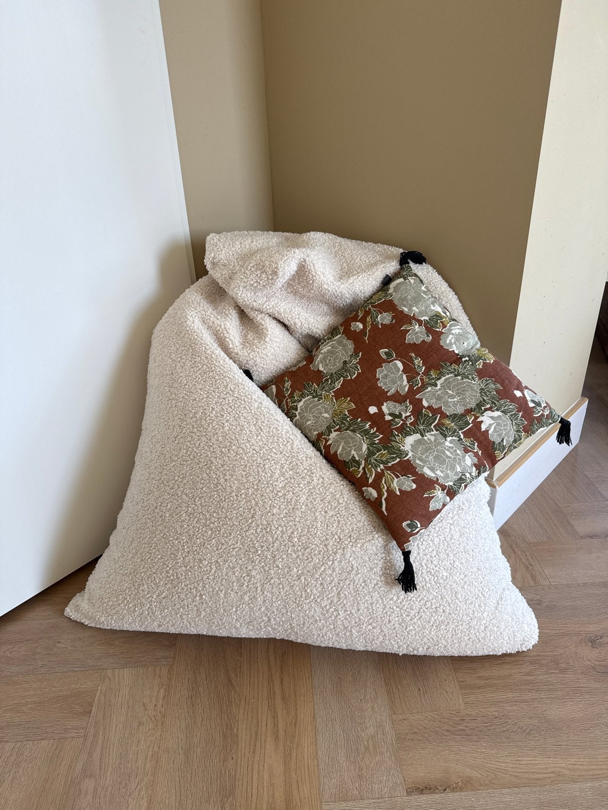 Comfortabele teddy zitzak - Crème, Ophalen, Zo goed als nieuw, Beige, Zitzak