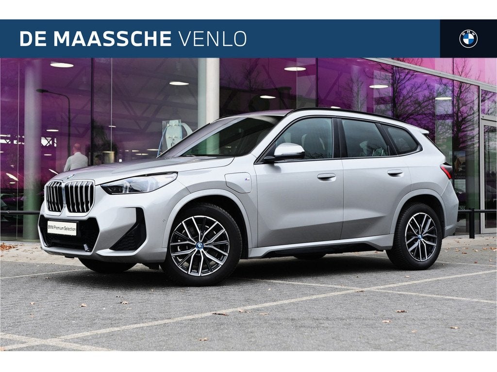 BMW X1 xDrive25e M Sport Automaat / Sportstoelen / Comfort A, Auto's, BMW, 136 pk, Gebruikt, Zwart, Met garantie (alle)